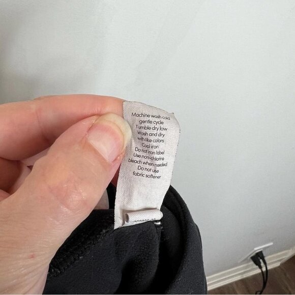 Athleta Womens Size Small Elation Capri Tight Leggings Black Mid Rise Yoga Crop - Picture 10 of 12